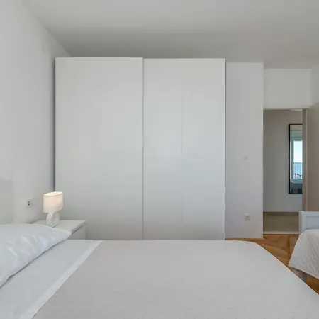 Brand New - Blatine Lejlighed