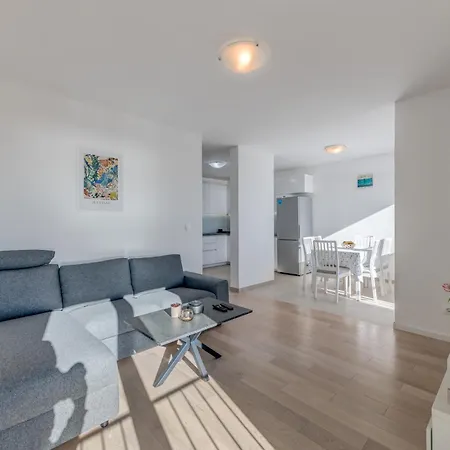 Brand New - Blatine Apartment *